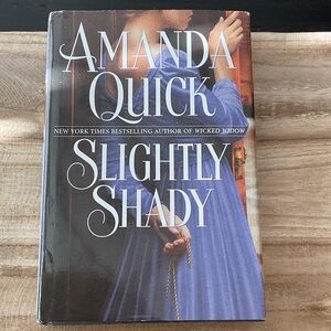 🌻 3/$12 Amanda Quick Book